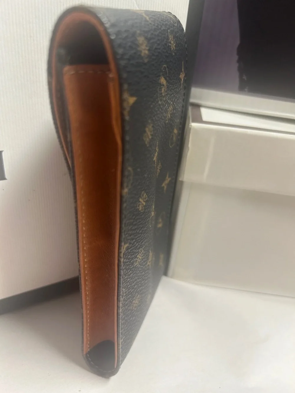 ValleVerde Made in Italy Leather Patterned Phone Holster with Tan Emblem